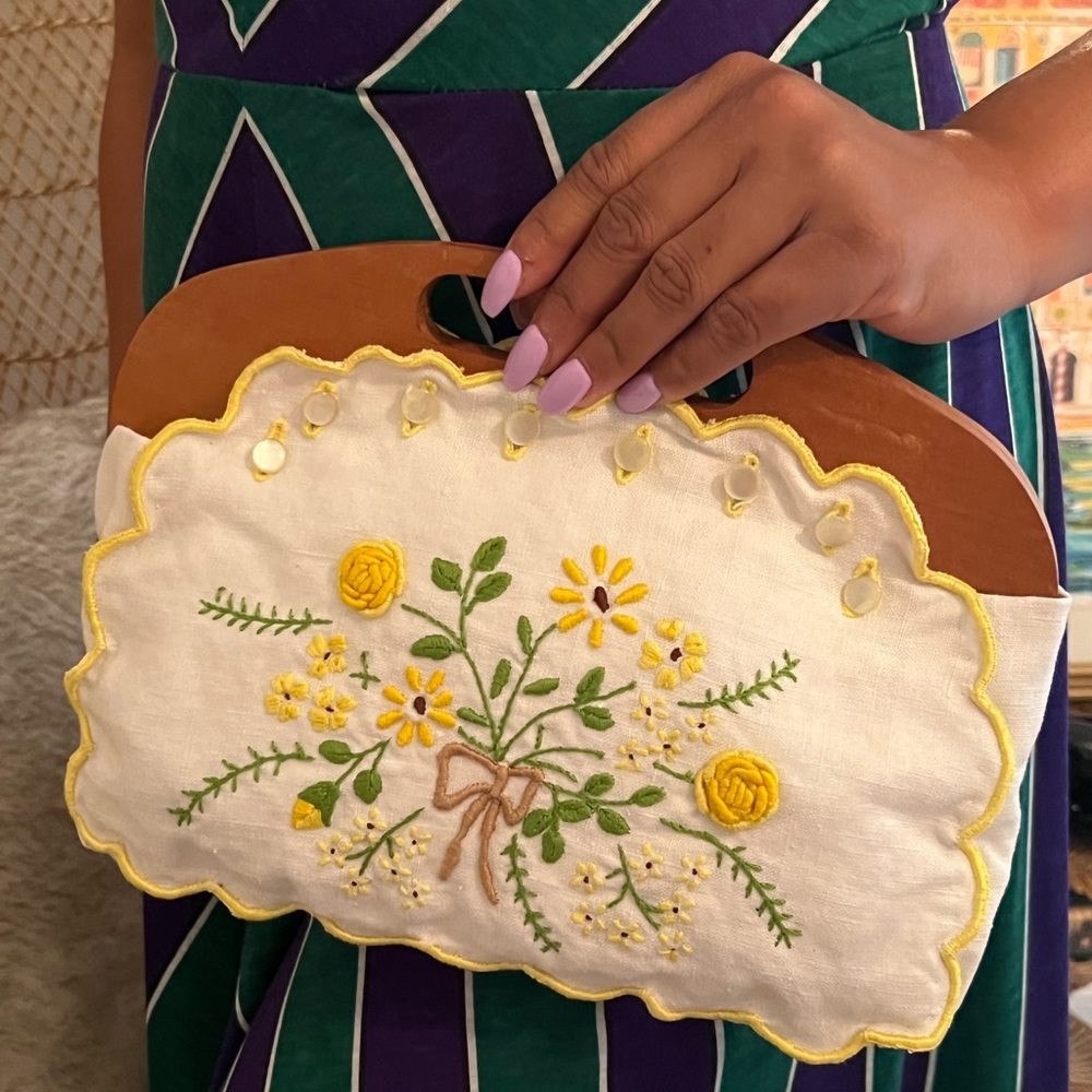 Floral vintage wood handle clutch